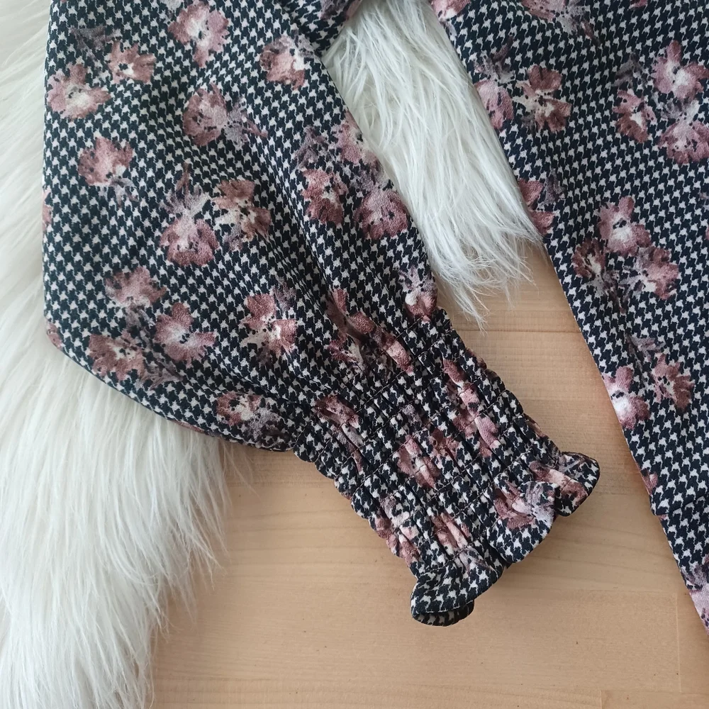 {Ellen Tracy} Houndstooth floral print top - Picture 3 of 6